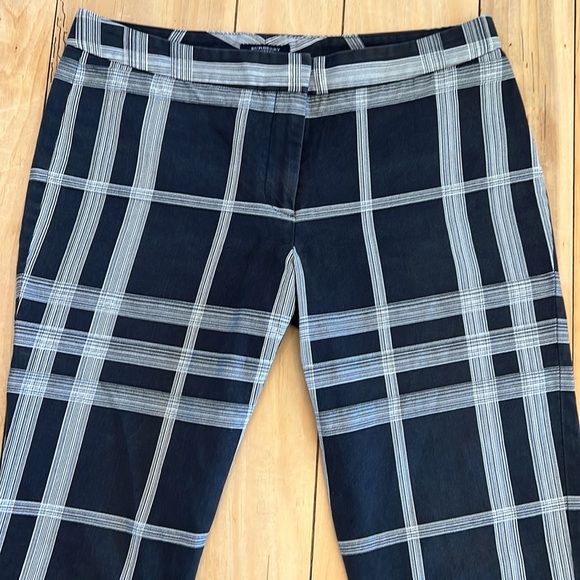 Burberry London 100% Cotton Black and White Nova Check Cropped Short Pants - Picture 1 of 11